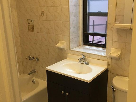 Large Bathroom 