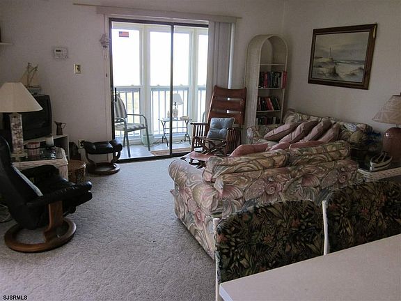 2nd image of 4348 West Ave #4348