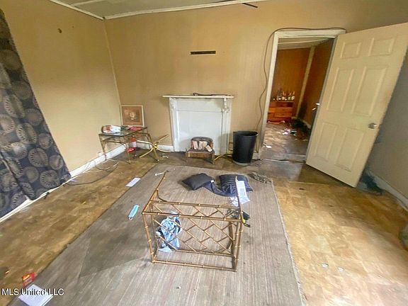 4th image of 1314 E Magnolia St