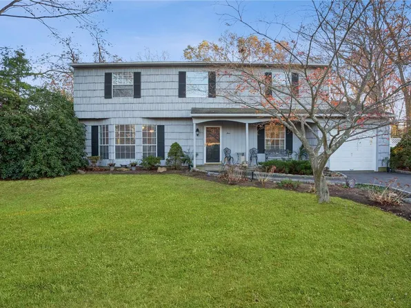 4 Sullivan Court, Mount Sinai, NY 11766