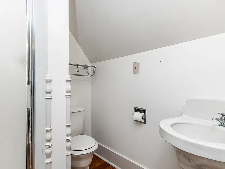 1155 Grove Ter — Photo 46