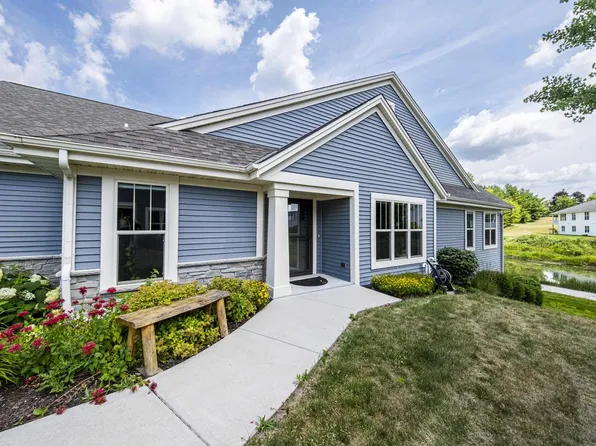 N54W35199 Coastal AVENUE #42-02, Oconomowoc, WI 53066