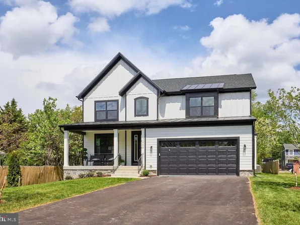 2904 Random Rd, Falls Church, VA 22042