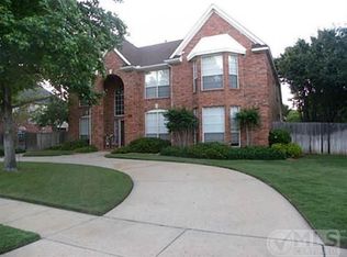 2800 Springhill Dr, Grapevine, TX 76051