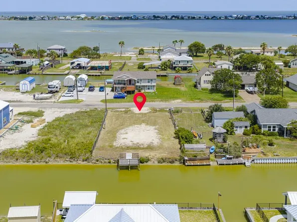 110 Canvasback Ln, Rockport, TX 78382