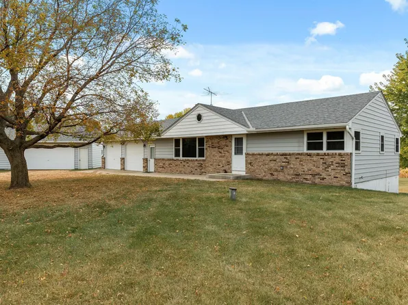 12710 Laurie Ln, Chaska, MN 55318