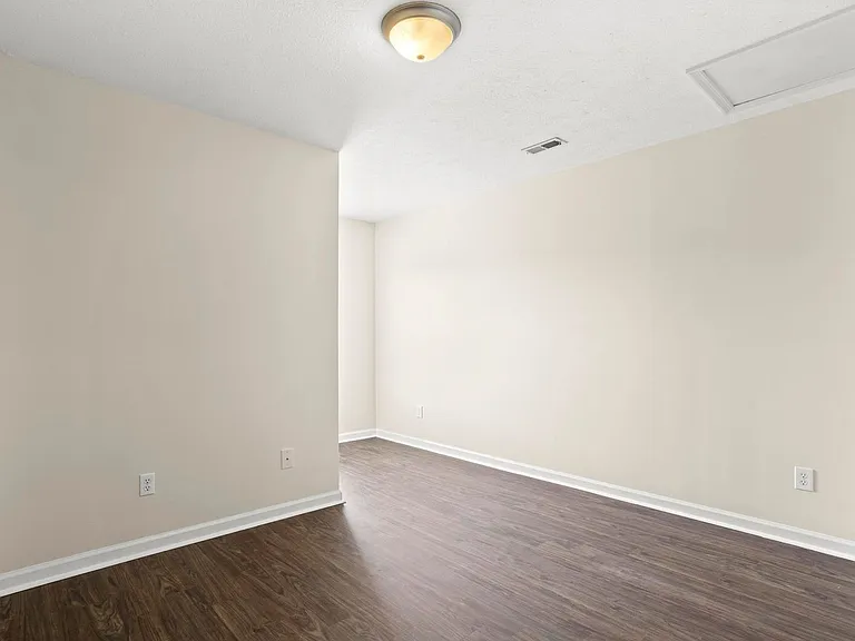 140 Lain Mark Dr — Photo 14