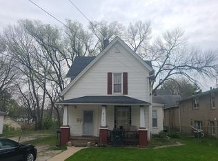 911 44th St, Rock Island, IL 61201