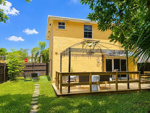 3rd image of 5788 Woodland Point Dr