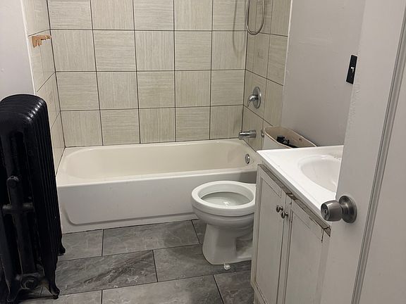 3rd image of 5822 S Michigan Ave #1