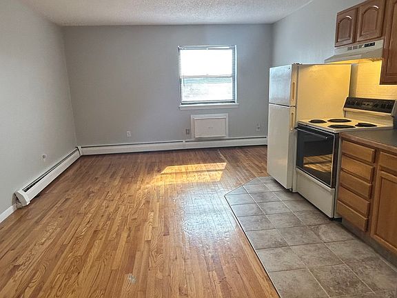 3rd image of 1455 Mineral Spring Ave #28