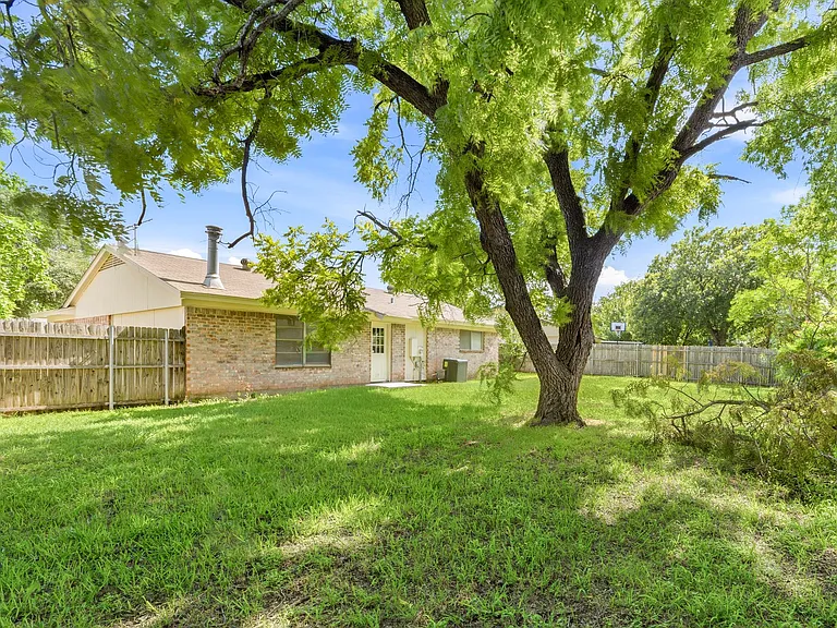 616 Reveille Rd — Photo 24
