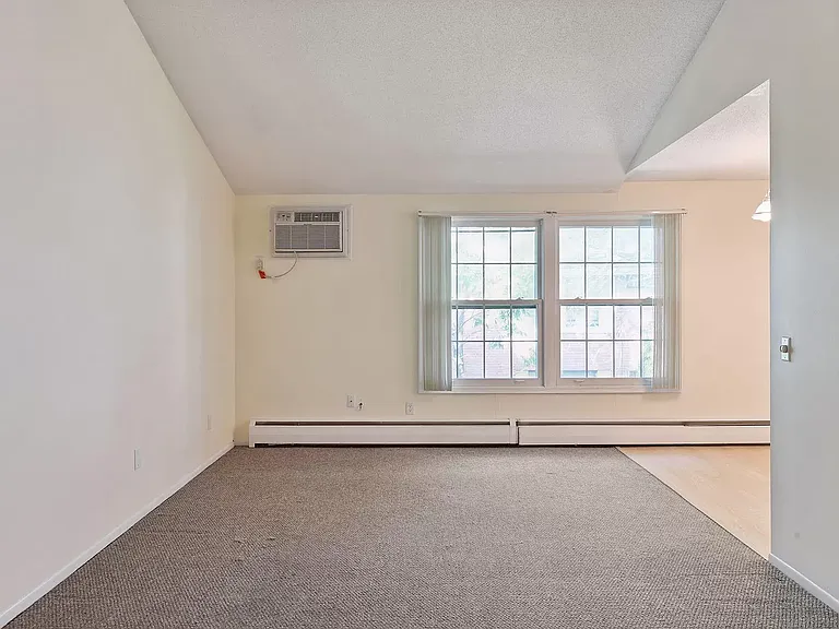 819 Smetana Rd #7 — Photo 11