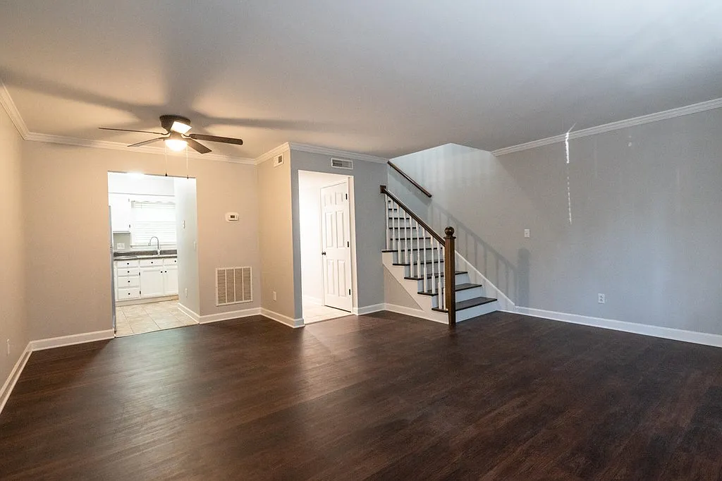 2 bed, 1080 sqft, $1,850 — Photo 3