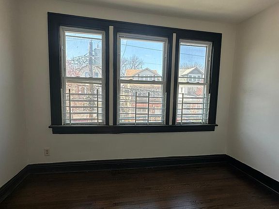 2nd image of 881 S 20th St Floor 2