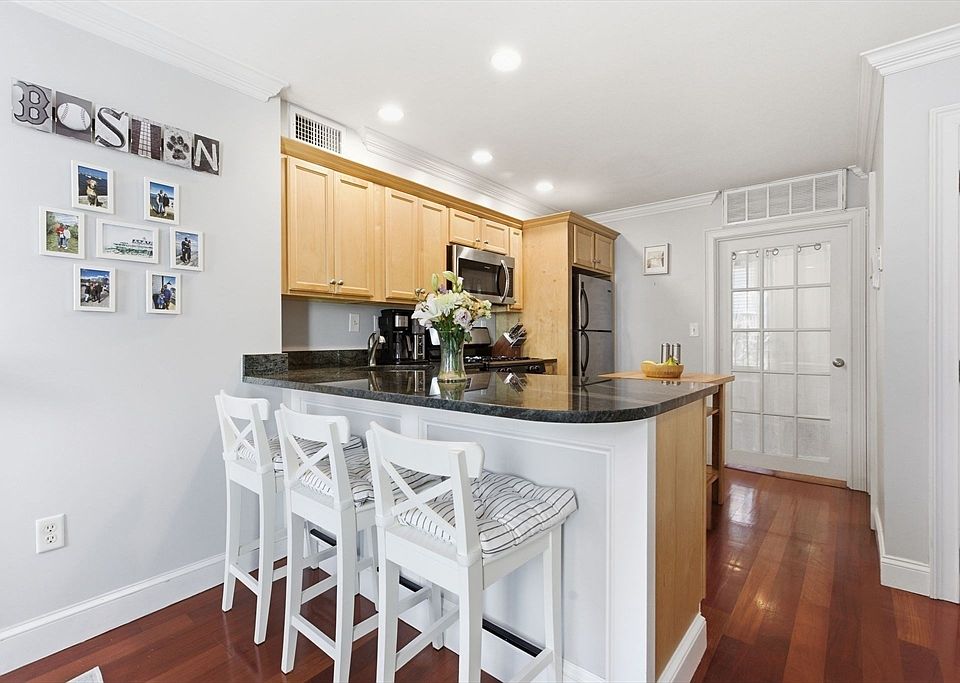 1st image of 523 E 2nd St #5