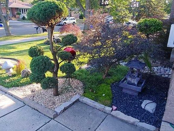 4th image of 8087 Aintree Dr