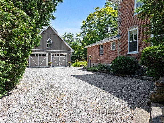 2nd image of 8 Gravel Rd