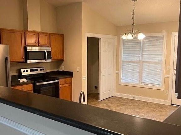 4th image of 2305 Saddleback Dr #B