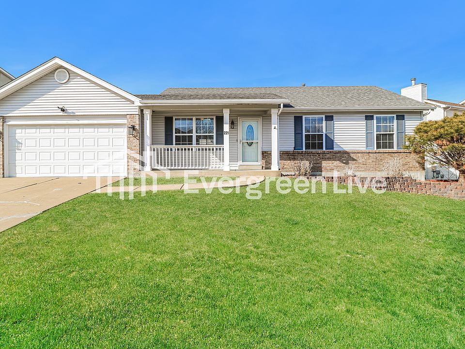 1st image of 221 Cherrywood Parc Dr