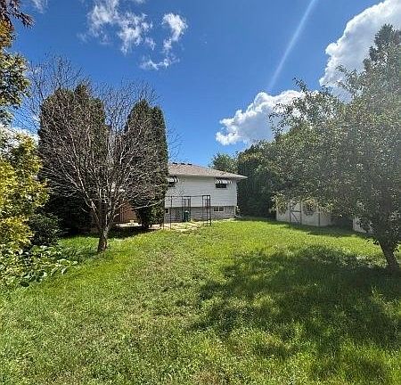 5th image of 112 Sidney St