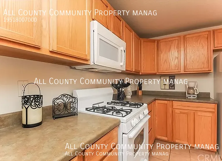 6589 Mission Ave — Photo 14
