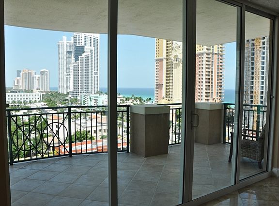 5th image of 17555 Atlantic Blvd APT 1107