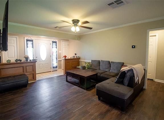 3rd image of 6710 Sun Meadow Ln