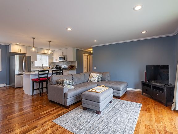 2nd image of 4830 N Linder Ave APT 3B