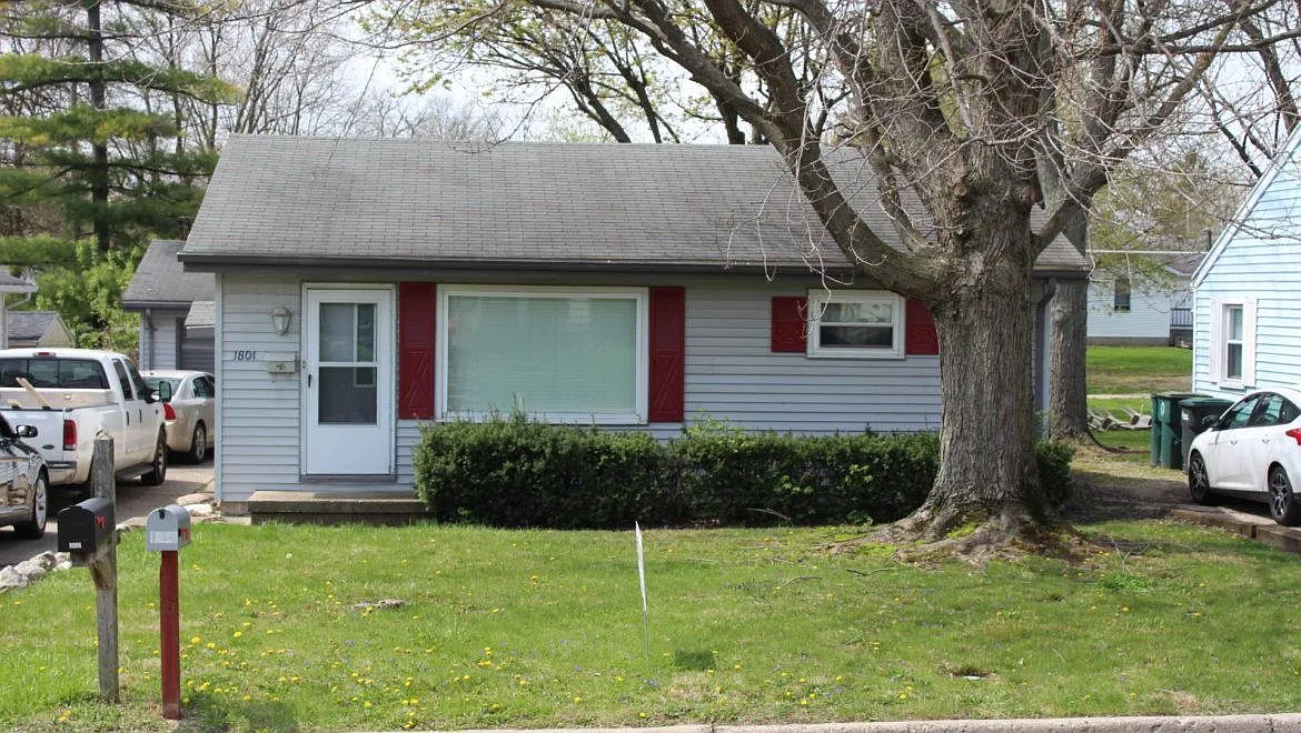4 bed, 1250 sqft, $1,200 — Photo 1
