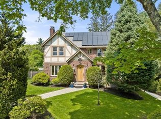 15 Fredana Rd, Newton, MA 02468