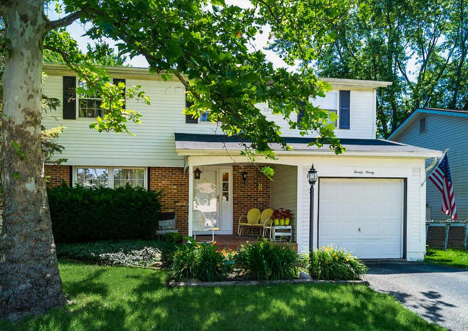 1st image of 2090 Drumlin Dr