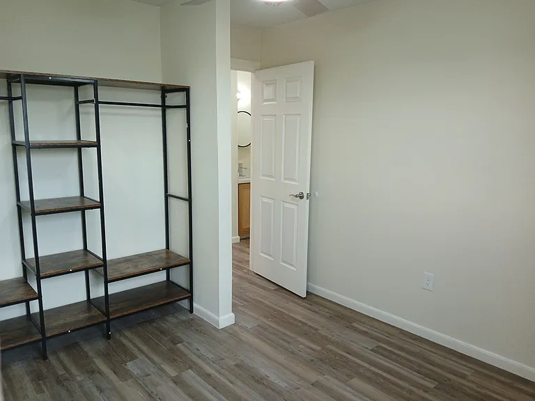 619 Missouri Ave #302 — Photo 8