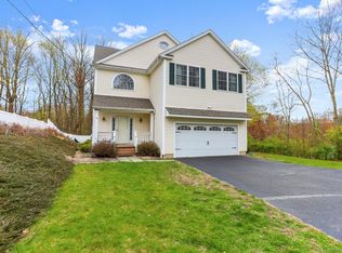 29 Williams Rd, Trumbull, CT 06611