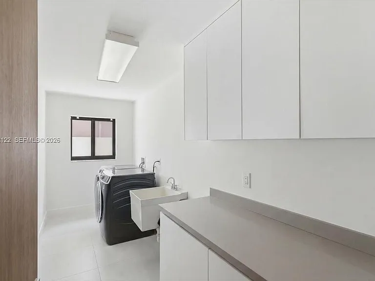 3321 NE 170th St — Photo 42