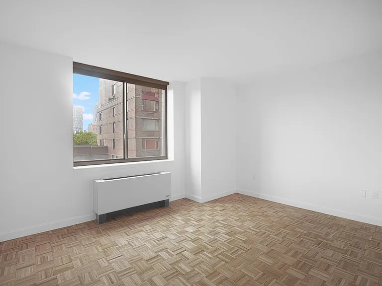 360 W 43rd St #S5D — Photo 7