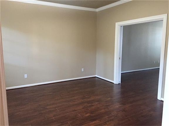 4th image of 4623 Meadow Green Dr