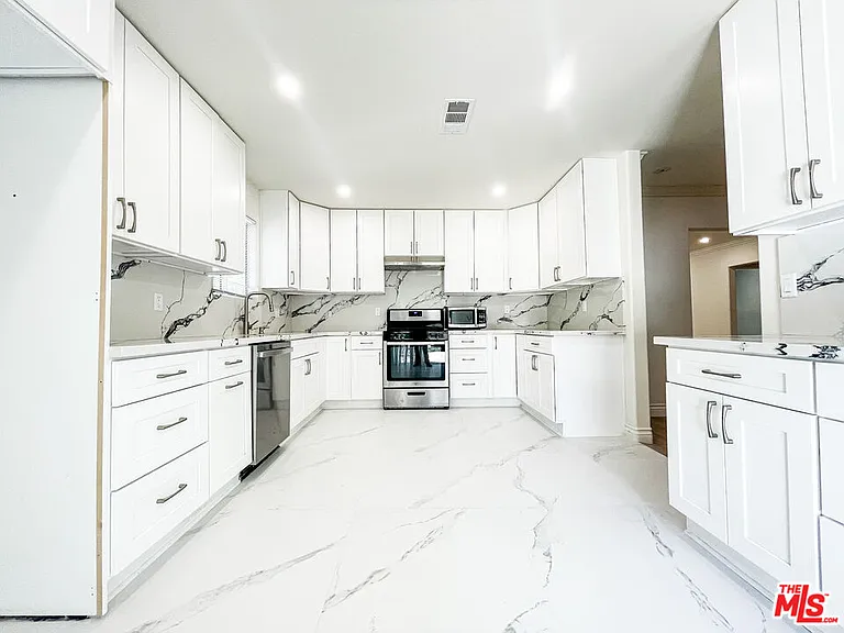 12612 Hatteras St — Photo 6