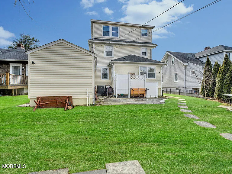 111 Beacon Blvd — Photo 36
