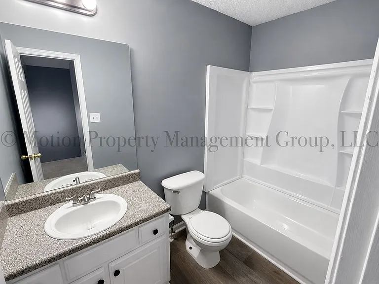 6710 Sunset Hills Blvd — Photo 14