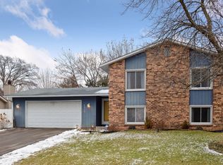 9911 Cromwell Dr, Eden Prairie, MN 55347