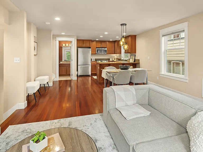 118 NW 39th St #B — Photo 10