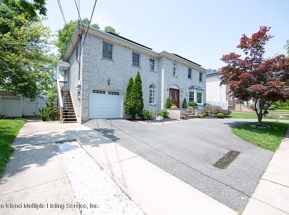 3rd image of 542 Rockaway St