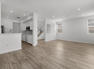 8537 Thunderbird Dr, North Hills, CA 91343