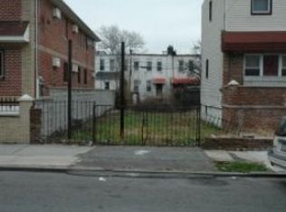 419 E 34th St, Brooklyn, NY 11203