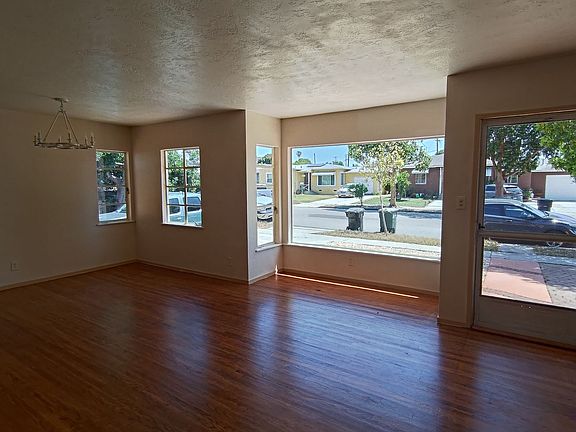 2nd image of 620 Oaklawn Ave