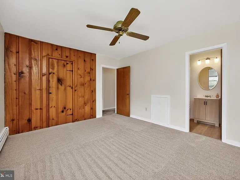 221 Hillside Dr — Photo 4