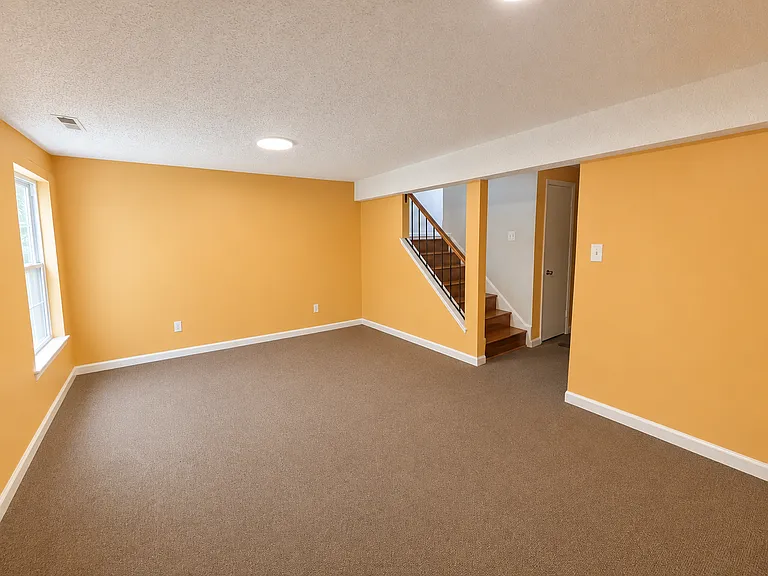 8121 Crabapple Ln — Photo 14