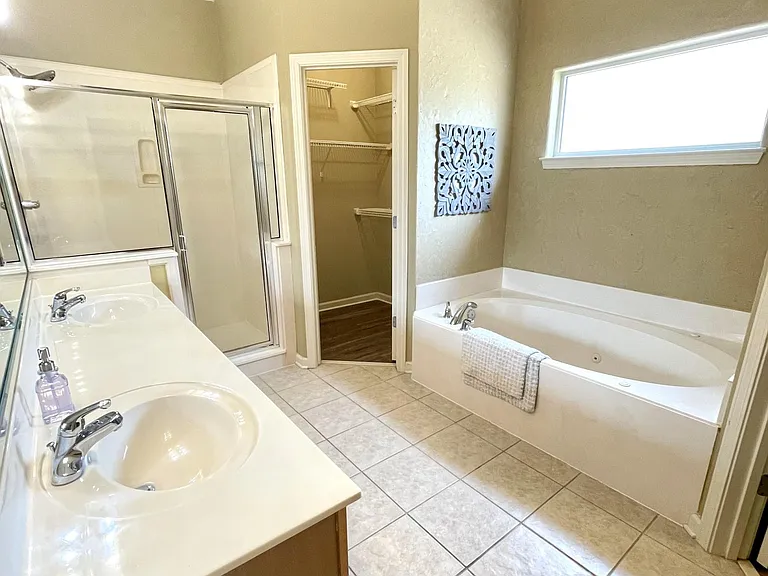 4835 Kings Forest Dr — Photo 5