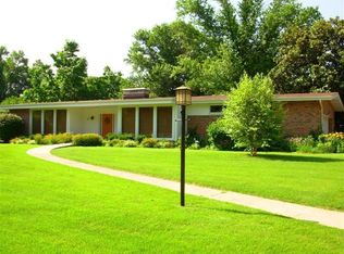 51 S Ladue Estates Dr, Saint Louis, MO 63141